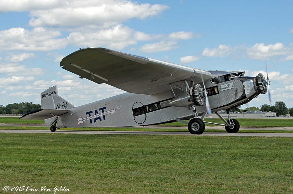 Trimotor