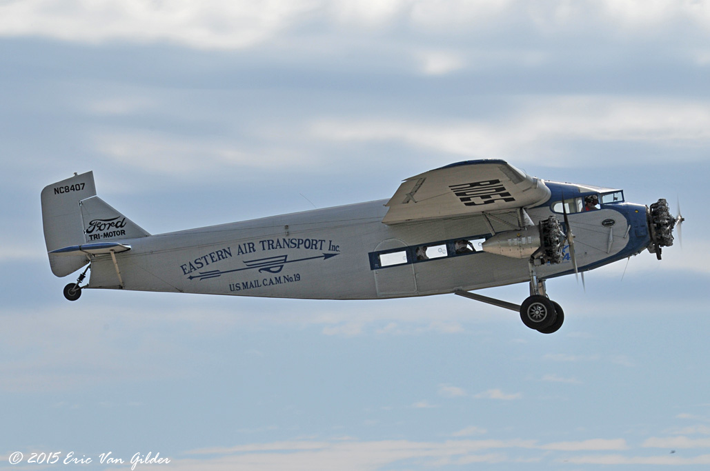 Trimotor