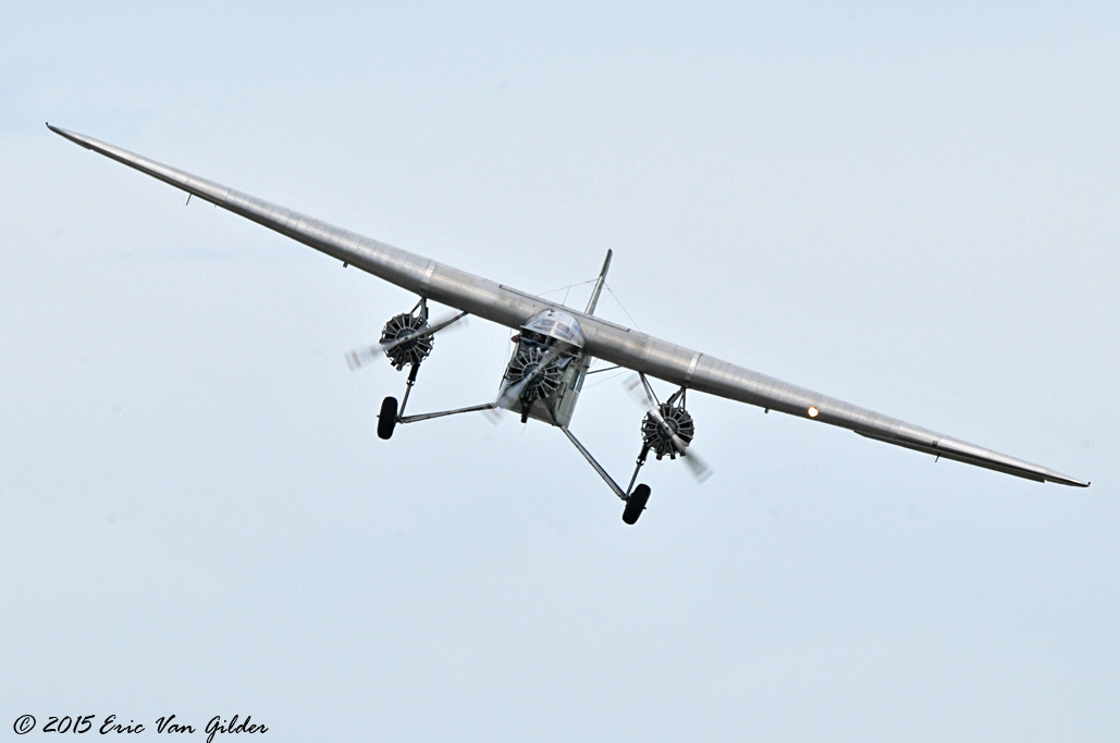 Trimotor