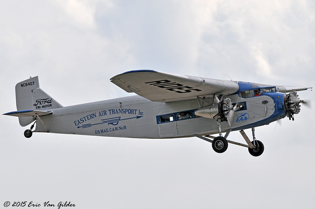 Trimotor