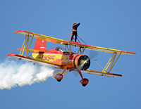 Click here
                    for the Gene Soucy and Teresa Stokes Wingwalking
                    gallery