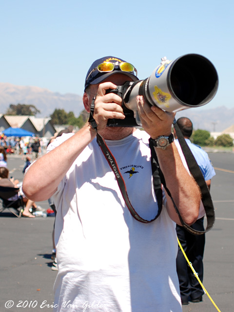 Kevin Joyce raising his lenzilla