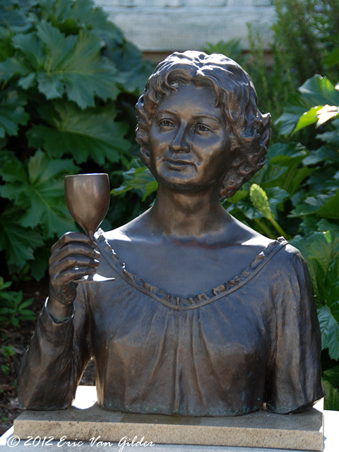 Kalisa Moore statue