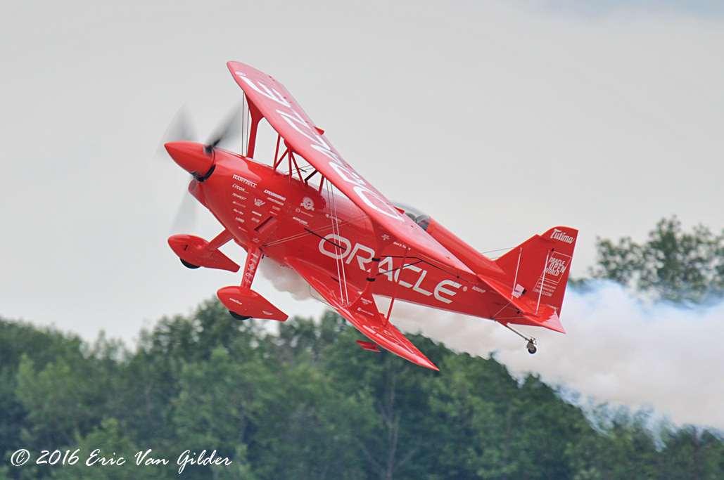 Sean Tucker in the Oracle Challenger