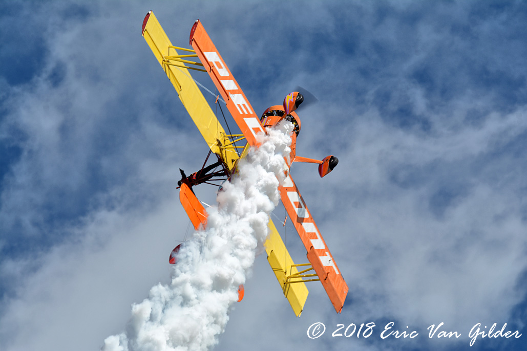 Gene Soucy and Teresa
        Stokes Wingwalking