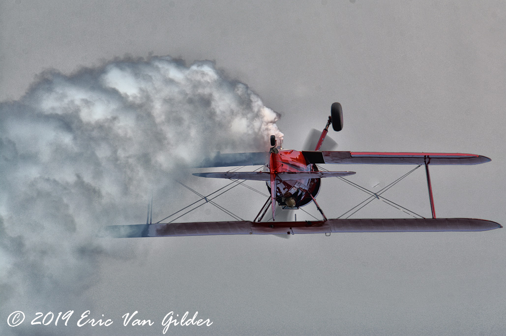Vicky Benzing Stearman
        Aerobatics