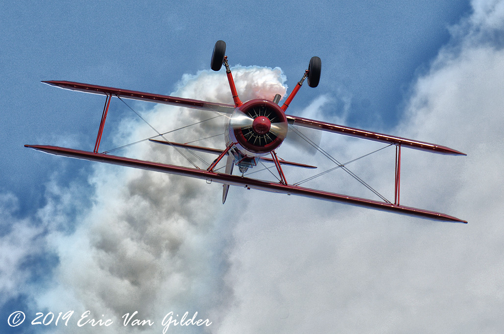 Vicky Benzing Stearman
        Aerobatics